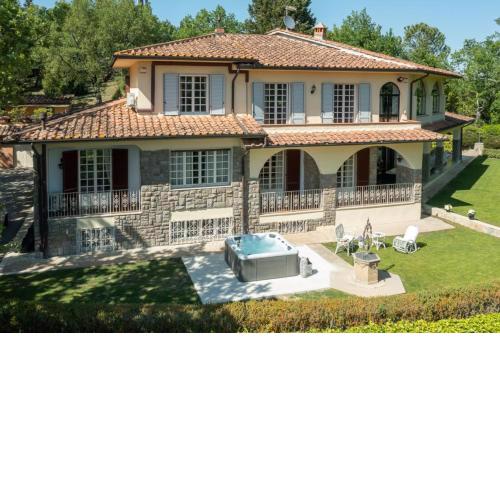 Chiara Luxury Country Home
