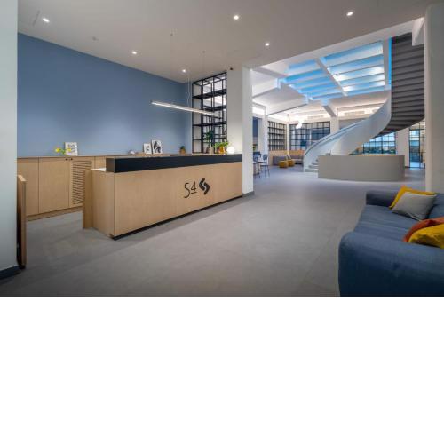 Chic and Spacious Ensuite Bedrooms at S4 Stays in the heart of Florence Breakfast Included