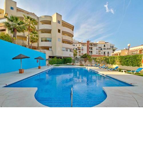 Chic Beachfront Flat with Amazing Sea Views and Private Indoor Parking
