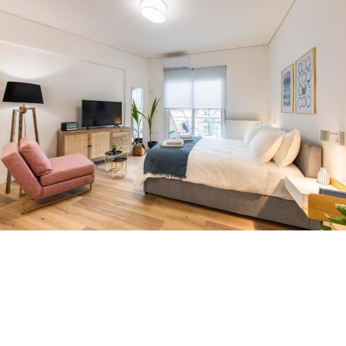 Chic & Comfort Homes in Central Volos by Cloudkeys