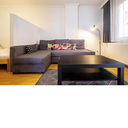Chic Studio Flat near Trendy Locations in Beyoglu