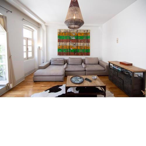 Chiconomy Suites