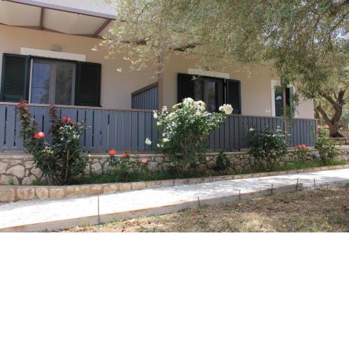 Chloe Apartments