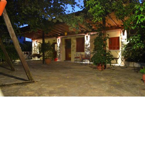 Chouchounikos Apartments