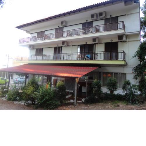 Chris Apartments