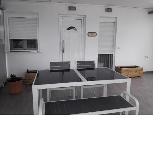 chrisa's apartment