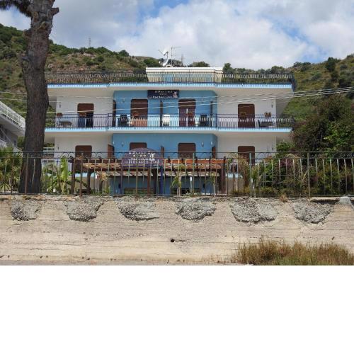 ChrisMare Hotel
