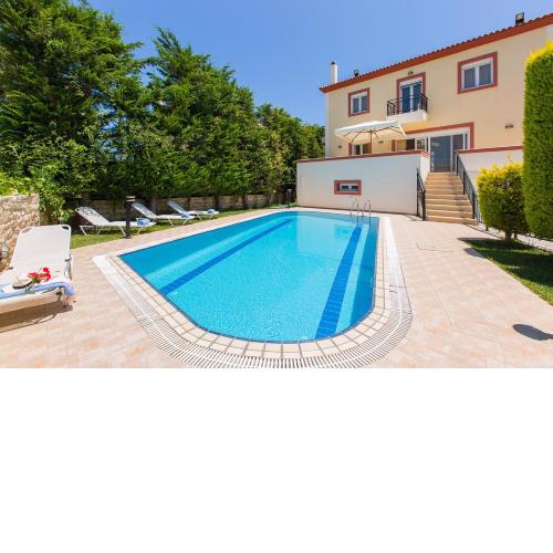 Christina Villa II,walking distance to sandy beach, By ThinkVilla