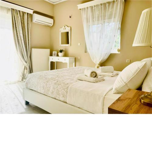 Christina_Apt