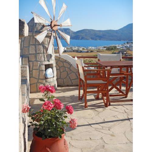 Christos rooms milos