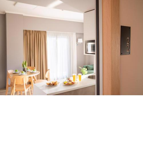 CHROMA FASHION ROOMS & APARTMENTS