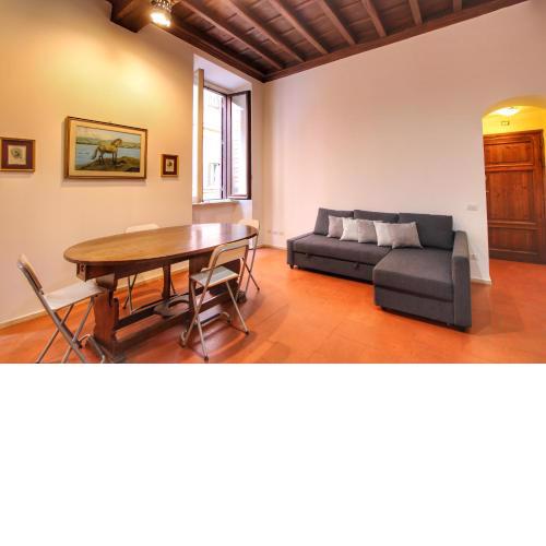 Ciambella Arch Apartment for 6 people @Largo Argentina