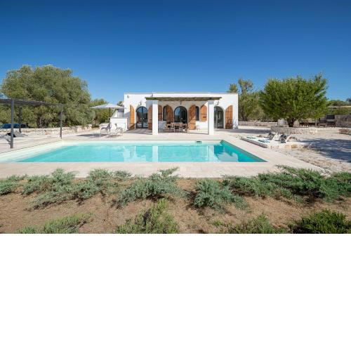 Cisternino Villa in Olive Groove