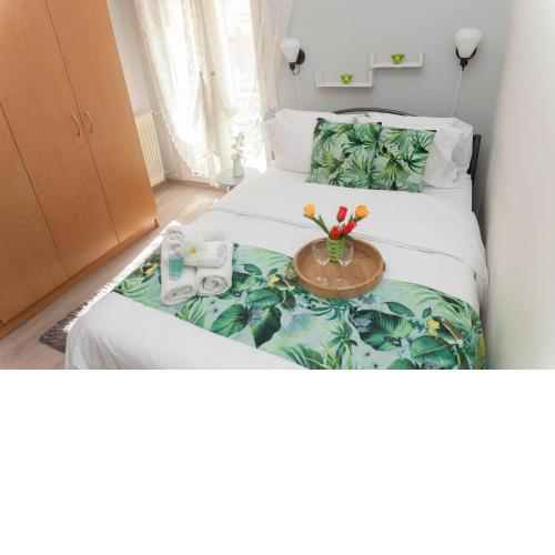 City Center Apartment near HELEXPO