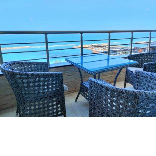 City Square - Brand New Luxury Apartment With Stunning Sea View