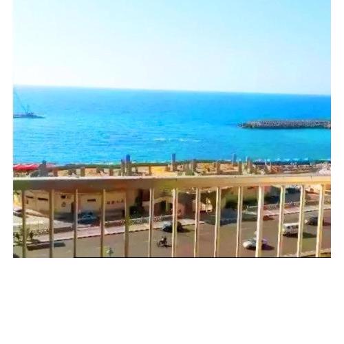 City Square Apartment - Gate 1 - Panorama Sea View - Free Parking & Wifi