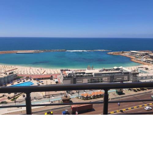 City Square Apartment Sea View