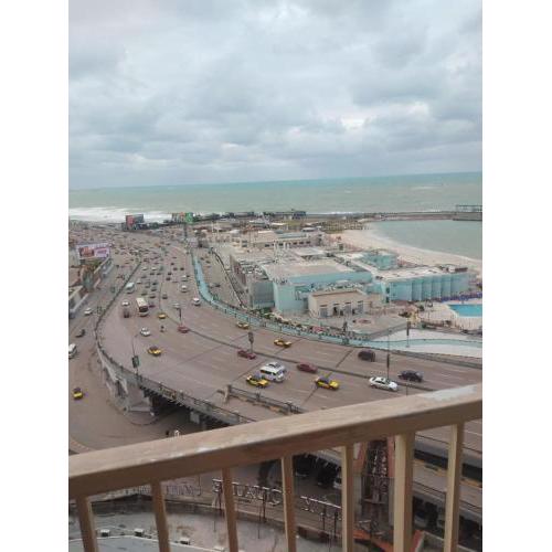 City Square شقق مكيفة sea view امام the walk