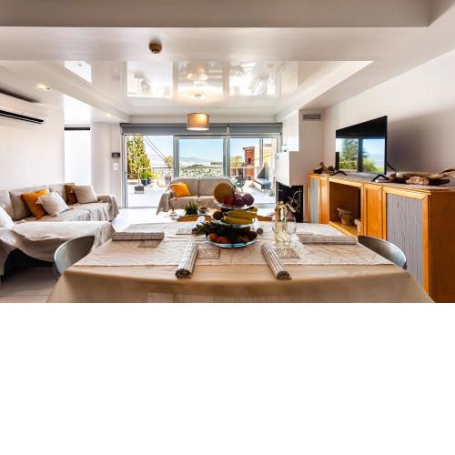 City View Apartment With Amazing Veranda