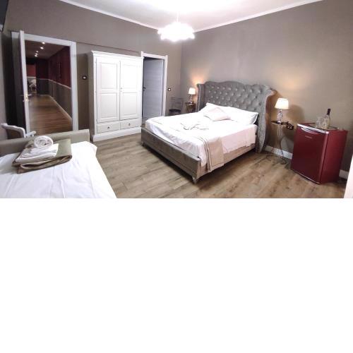 Claire de Lune Rooms