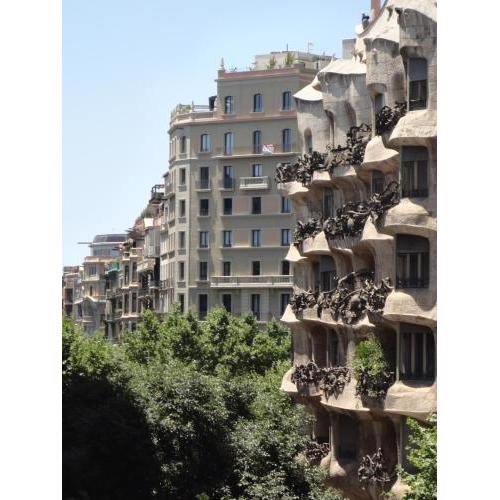 Claris Apartments