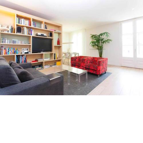 Classy 3bed 3bath apartment in Eixample