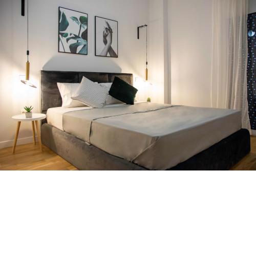 Classy Chic Design Apartment with Balcony At Acropolis