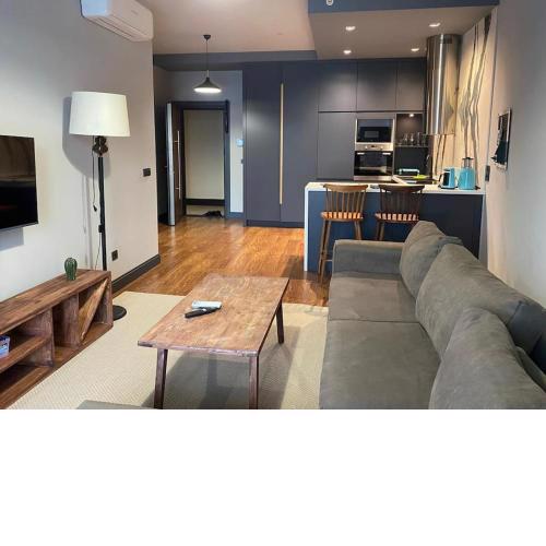 Classy furnished residence - Gym&Pool&Garage ( Benesta 37 )