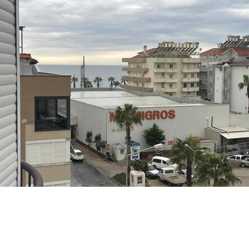 Cleopatra plajına 50mt deniz gören ferah 2+1 daire