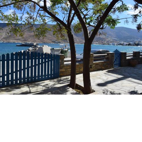 CLIO'S BEACH HOUSE - DELUXE BEACH FRONT PROPERTY