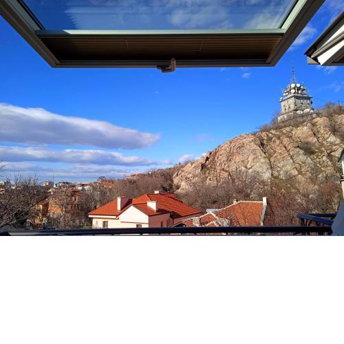 Cloud 6 -Top Center,360° view,Free private parking