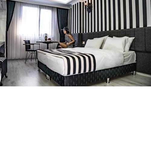 Cnr İnci Hotel