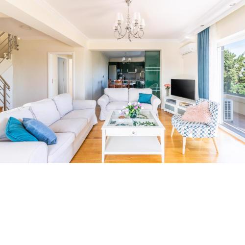 Coastline maisonette near Athens Airport and Rafina Port
