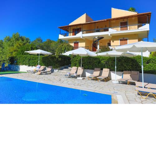 Cochelli Lower Pool Walk to beach WiFi AC