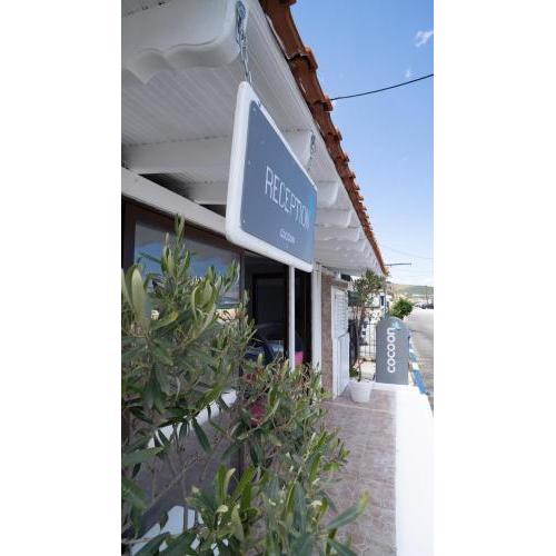 Cocoon Hotel-Beach bar