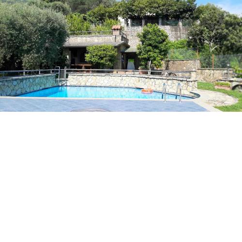 COLLEALCEPPO - RESIDENZA LE SORBE - Piscina panoramica 13 km dal mare