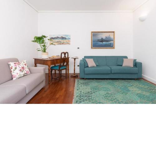 COLOMBINA HOME Venice with canal view