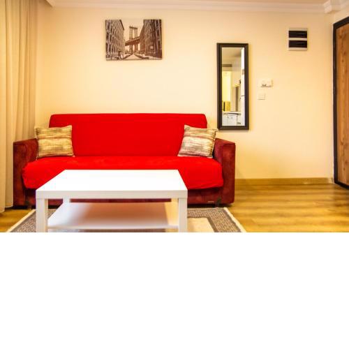Colorful and Central Flat near Kulturpark Izmir