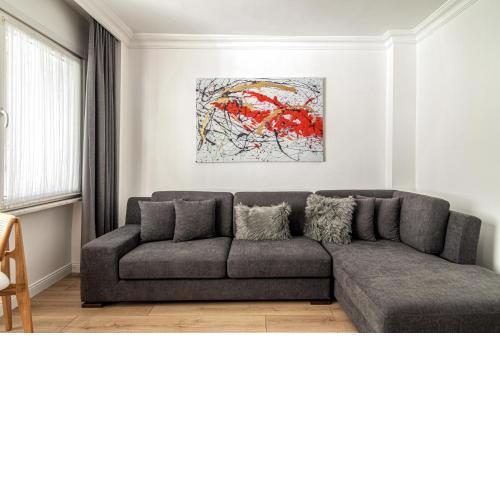 Colorful Flat near Cevahir Mall and Sisli Metro