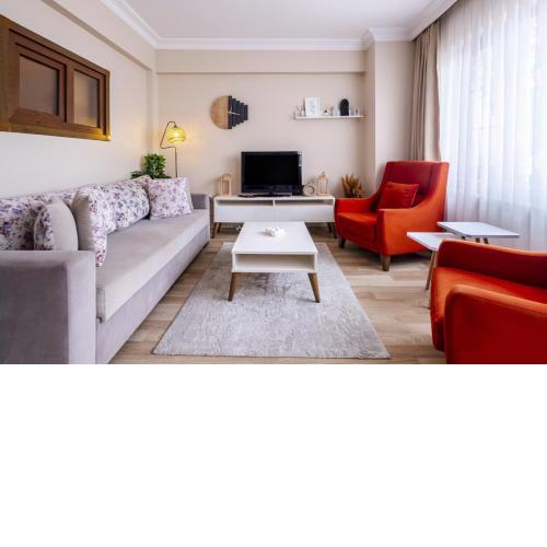 Colorful Modern Flat with City View 5-Min Walk to Istiklal Avenue in Beyoglu