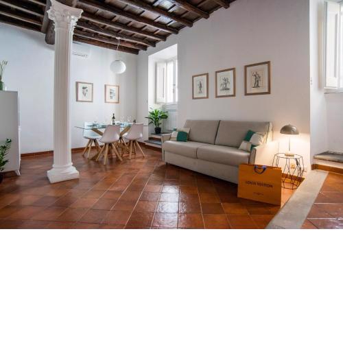 COLOSSEUM, MONTI, NEW CORITHIAN HOUSE UP TO 6 PEOPLE