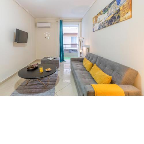 Colourful Artistic apart 100mbps center of Athens