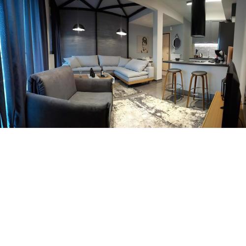 Comely n Gusto luxury Apts.(Must)
