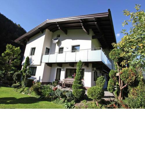 Comfortable Apartment in Aschau im Zillertal near Ski Area