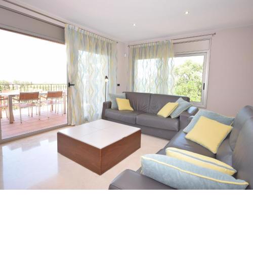 Comfortable apartment in Castell d Aro with terrace