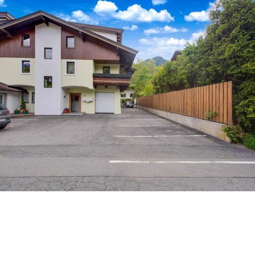 Comfortable Apartment in Kitzb hel with Garden