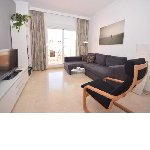 Comfortable apartment on the golf course near the beach and activities