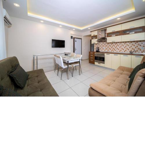Comfortable Apartment with Shared Pool near Beach in Muratpasa, Antalya