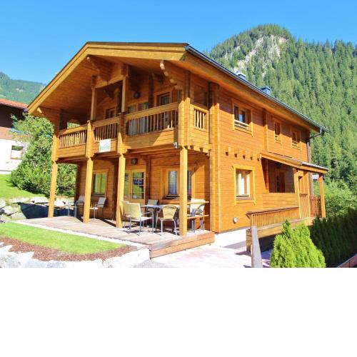Comfortable Chalet with Whirlpool and Sauna in Krimml
