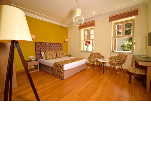 Comfortable Flat with Jacuzzi near Hadrian's Gate